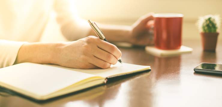 The Gratitude Journal : Record Five Minutes a day for More